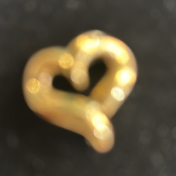 14 karat hollow heart pendant - Picture 3 of 9